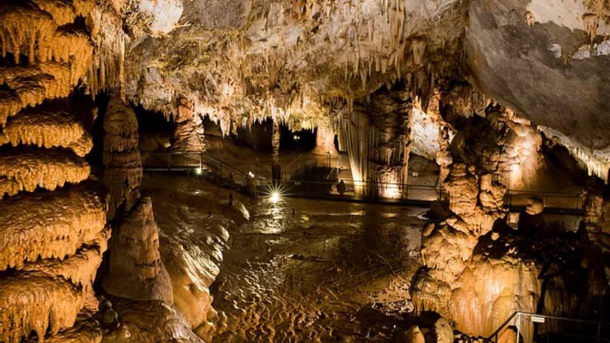 Las cuevas de Pozalagua, donde las protagonistas son las estalactitas excéntricas