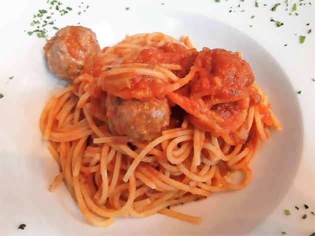 Spaghetti con albóndigas de Los Napolitanos