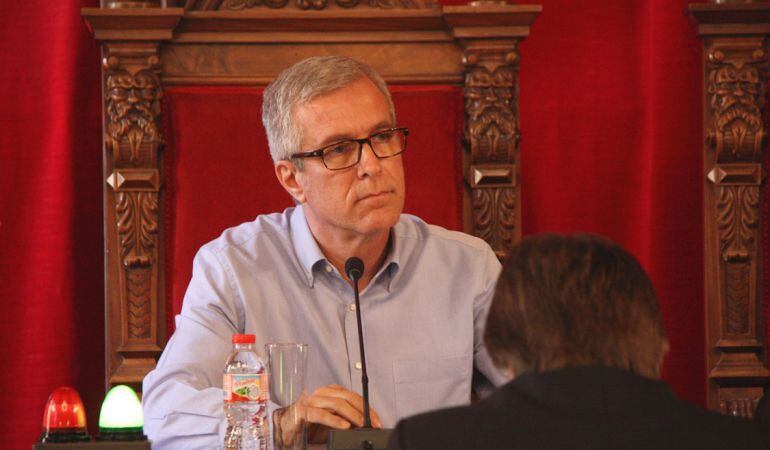 Josep Fèlix Ballesteros al plenari municipal