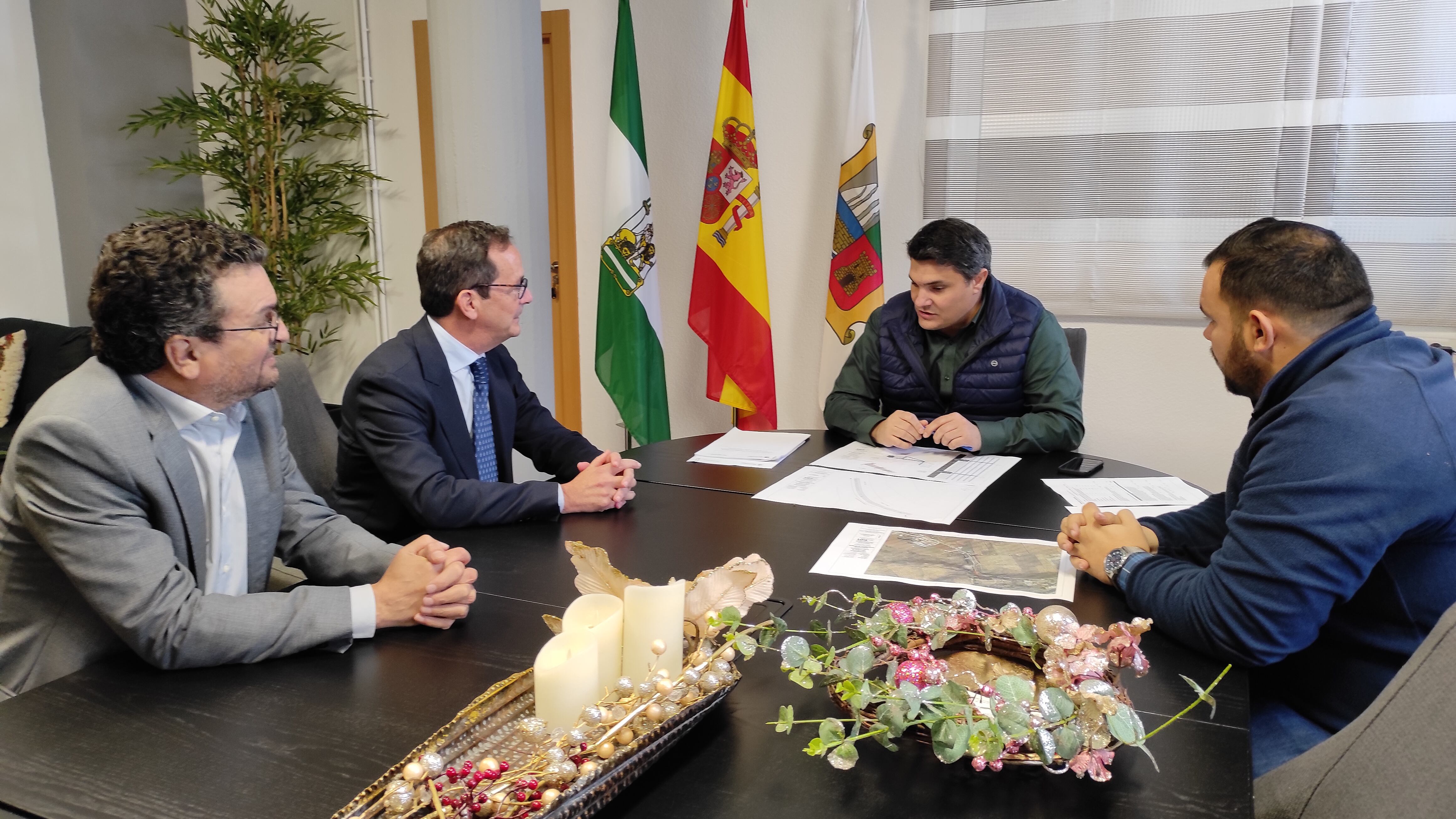 Firma de un acuerdo para la construcción de una nueva infraestructura de acceso al Balneario de Marmolejo.