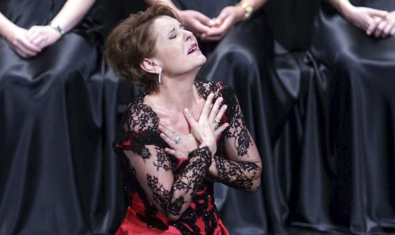 María Bayo durante la representación de &quot;Goyescas&quot;, de Enrique Granados, en en el Teatro Real.