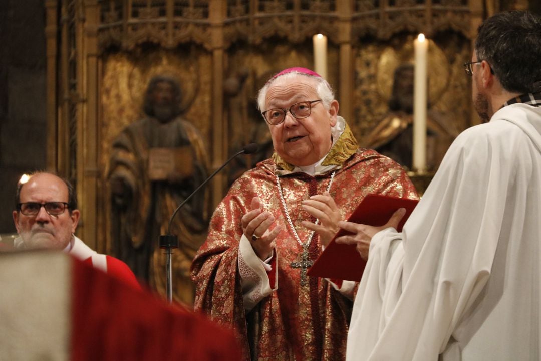 El obispo de Girona, Francesc Pardo, durana una misa