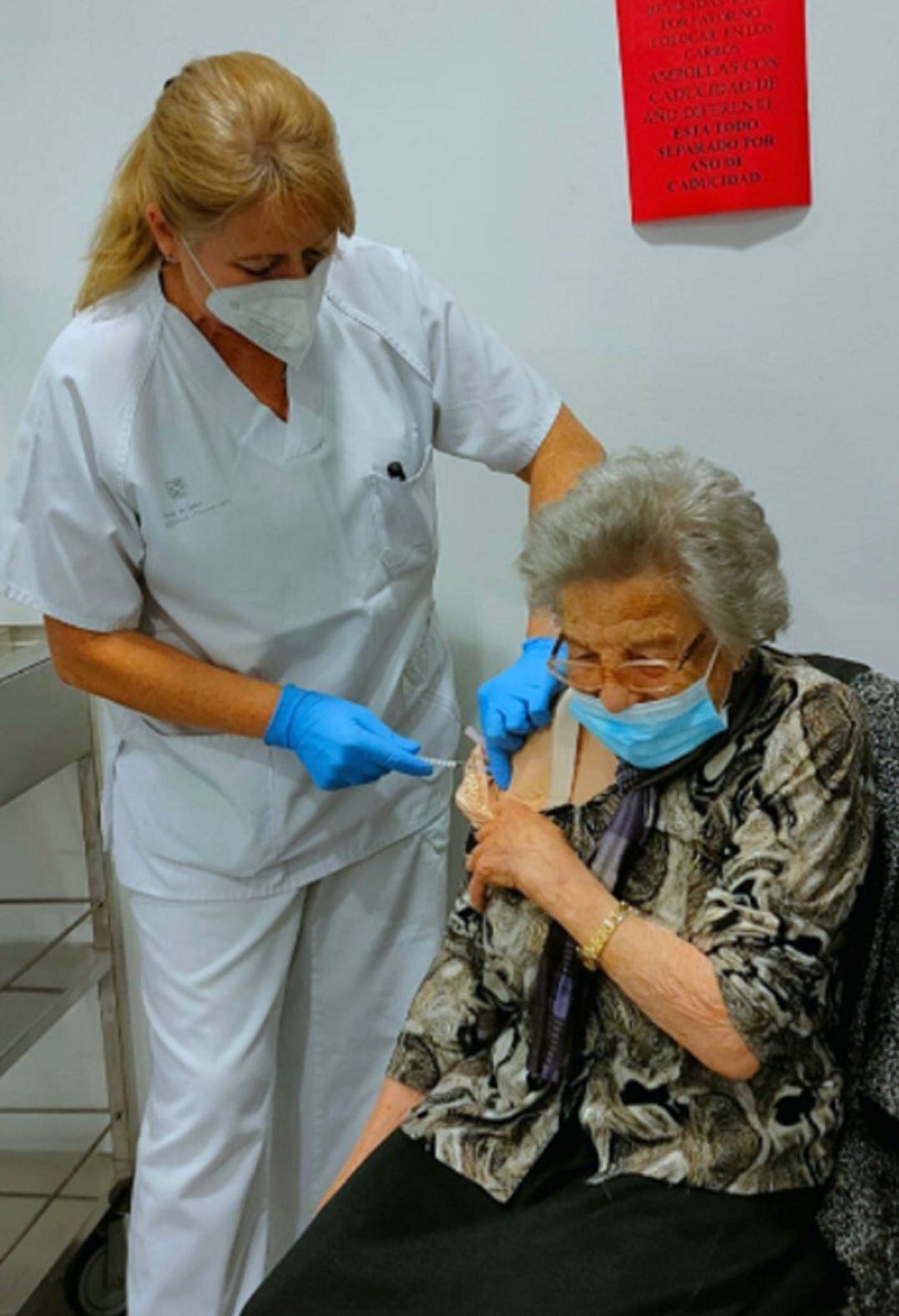 Vacunación de personas mayores de 95 años