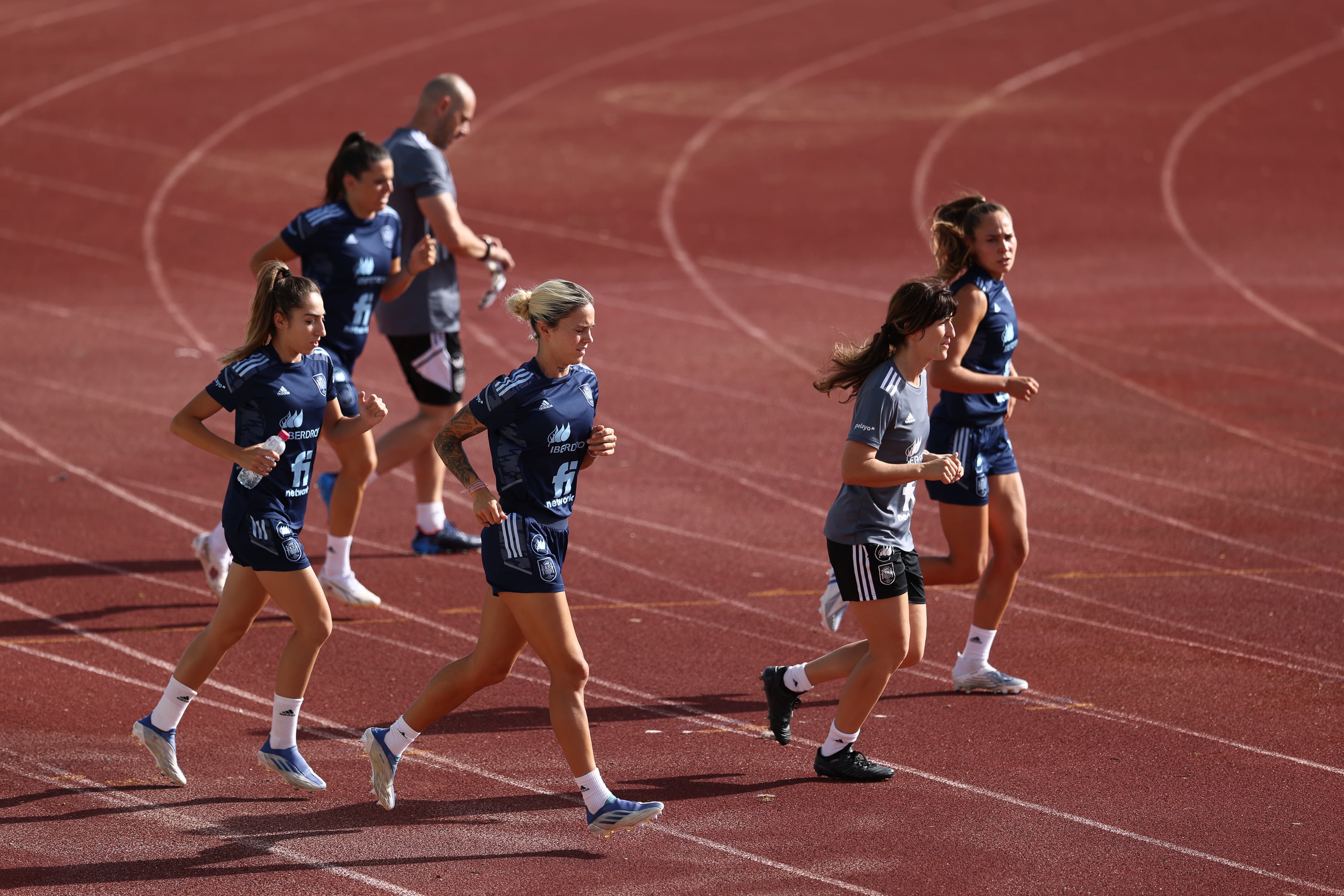 Las jugadoras de la Selección Española entrenan en Las Rozas