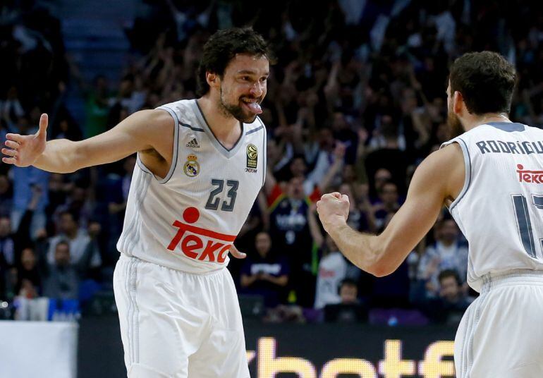 Sergio Llull y Sergio Rodríguez celebran una canasta ante el Estrasburgo.