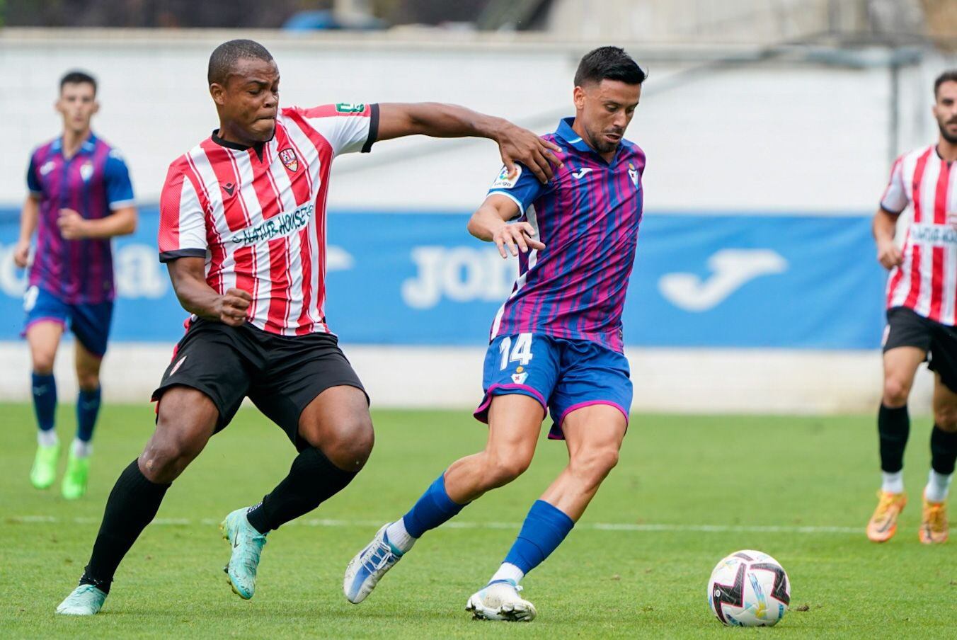 Vinicius Tanque ante el Eibar. / UDL