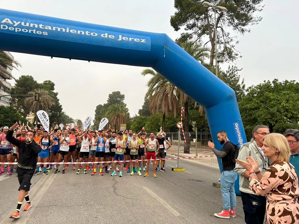 Salida de la Media Maraton Ciudad de Jerez