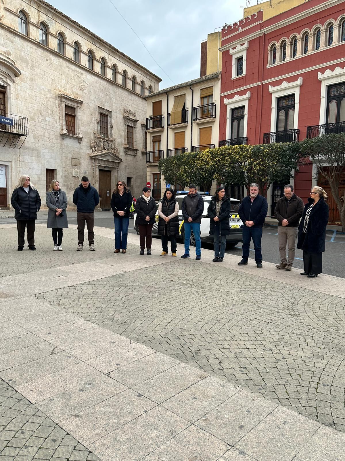 Minuto de silencio en la Plaza de Santiago