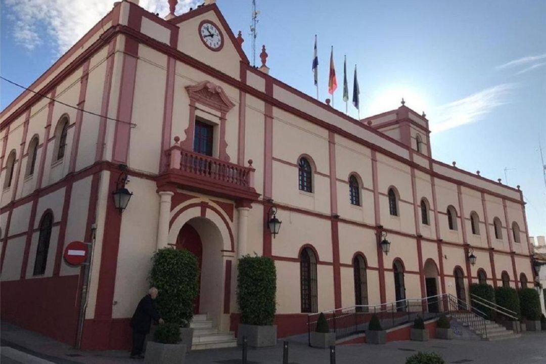 Fachada del ayuntamiento de Alcalá de Guadaíra (Sevilla)
