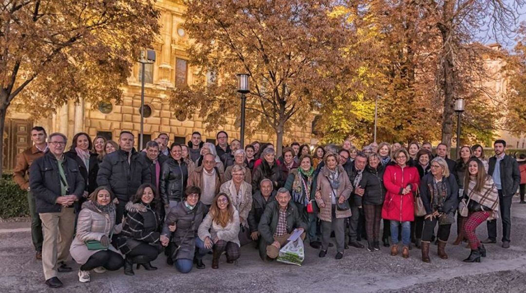 Socios de la Asociación &#039;Loma del Royo&#039; durante una visita que realizaron a Granada a finales de 2019.