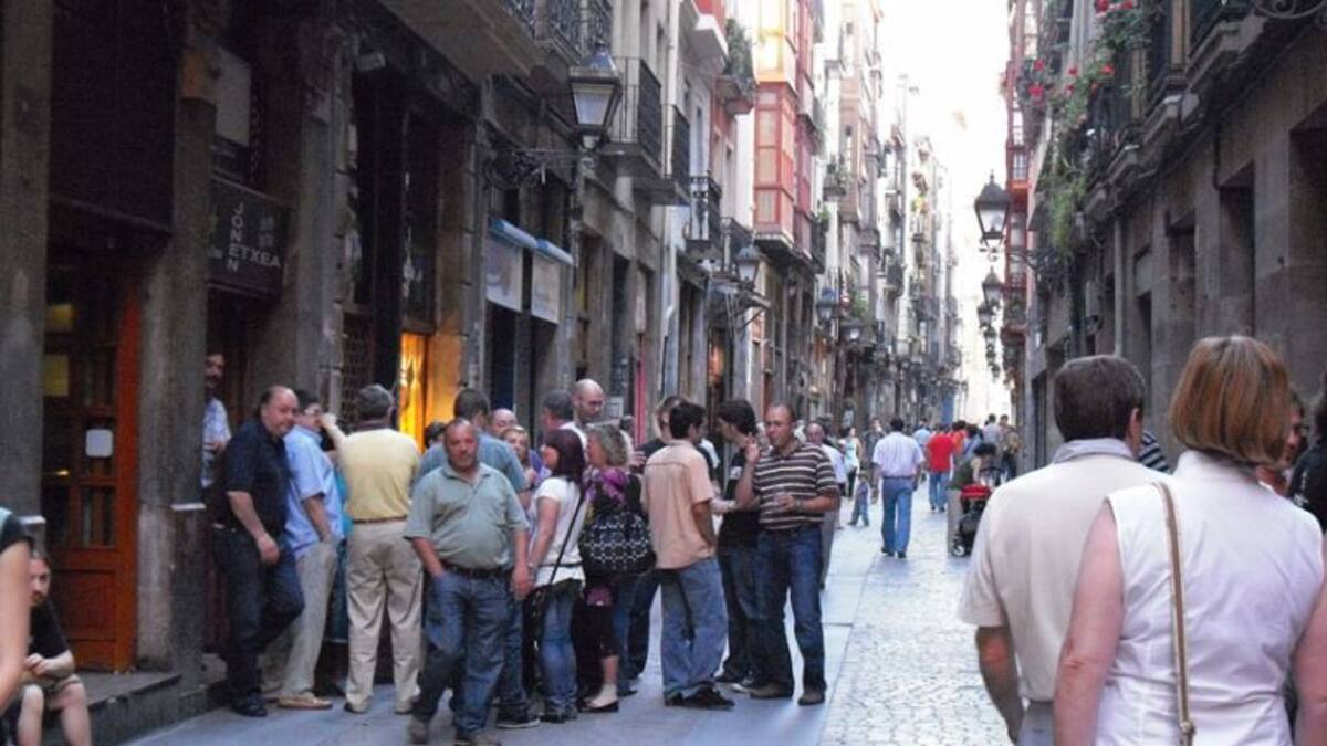 Los hosteleros podrán cerrar dos horas más tarde en Semana Santa