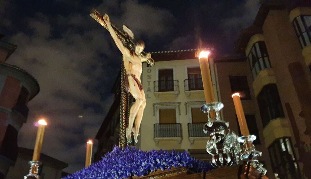 El Cristo del Silencio en la madrugada del Viernes Santo en Granada