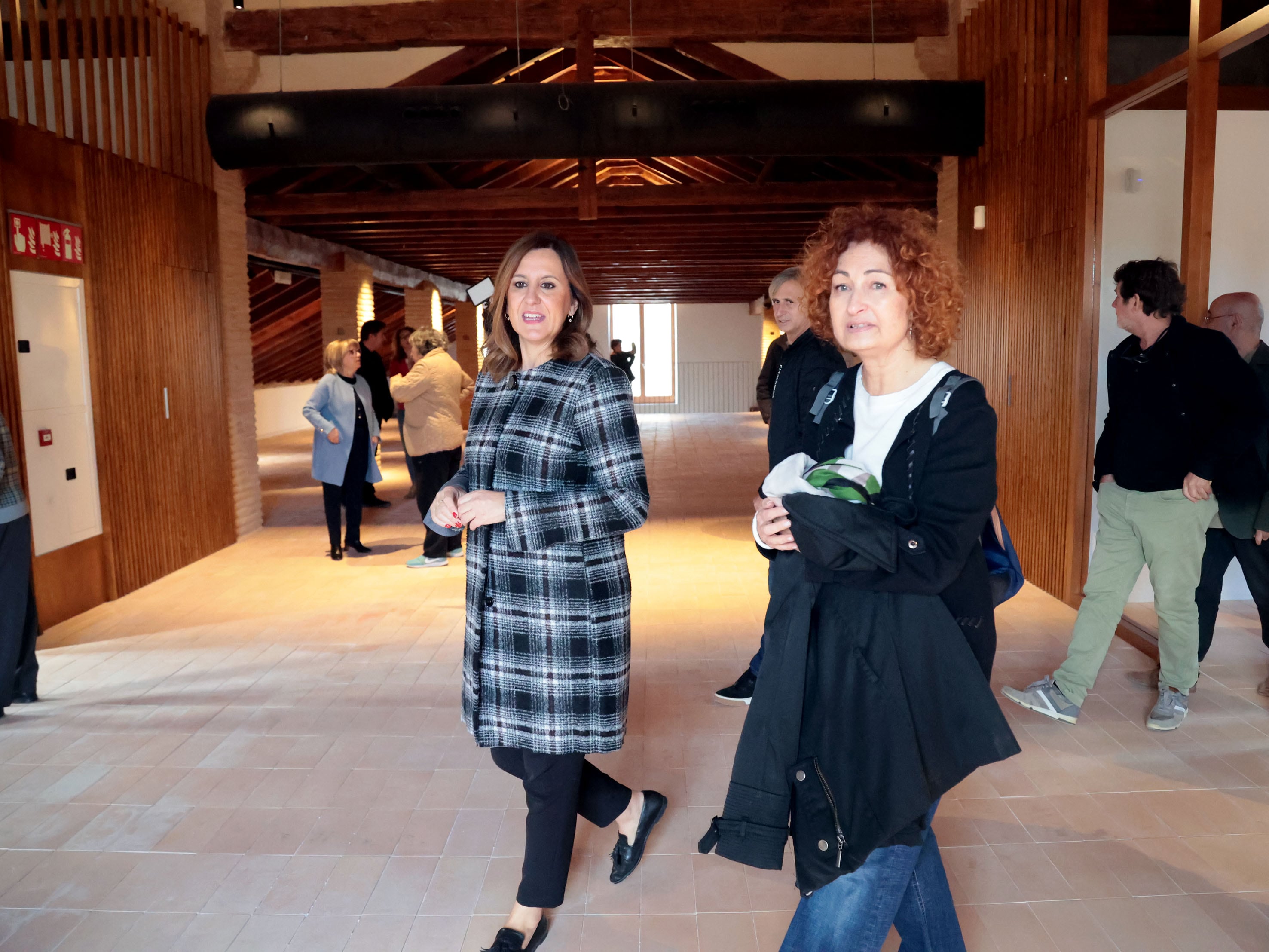 La alcaldesa de Valencia, María José Catalá, visita la Casa dels Bous