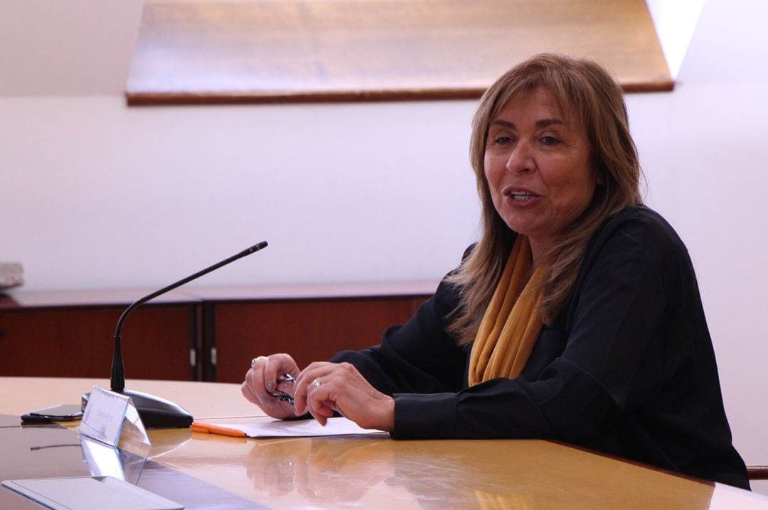 Roda de premsa de la cònsol major d'Andorra la Vella per donar detalls de la decisió de la corporació de canviar els noms d'algunes infraestructures comunals per la dels cònsols difunts Joan Samarra, Conxita Mora i Rosa Ferrer.