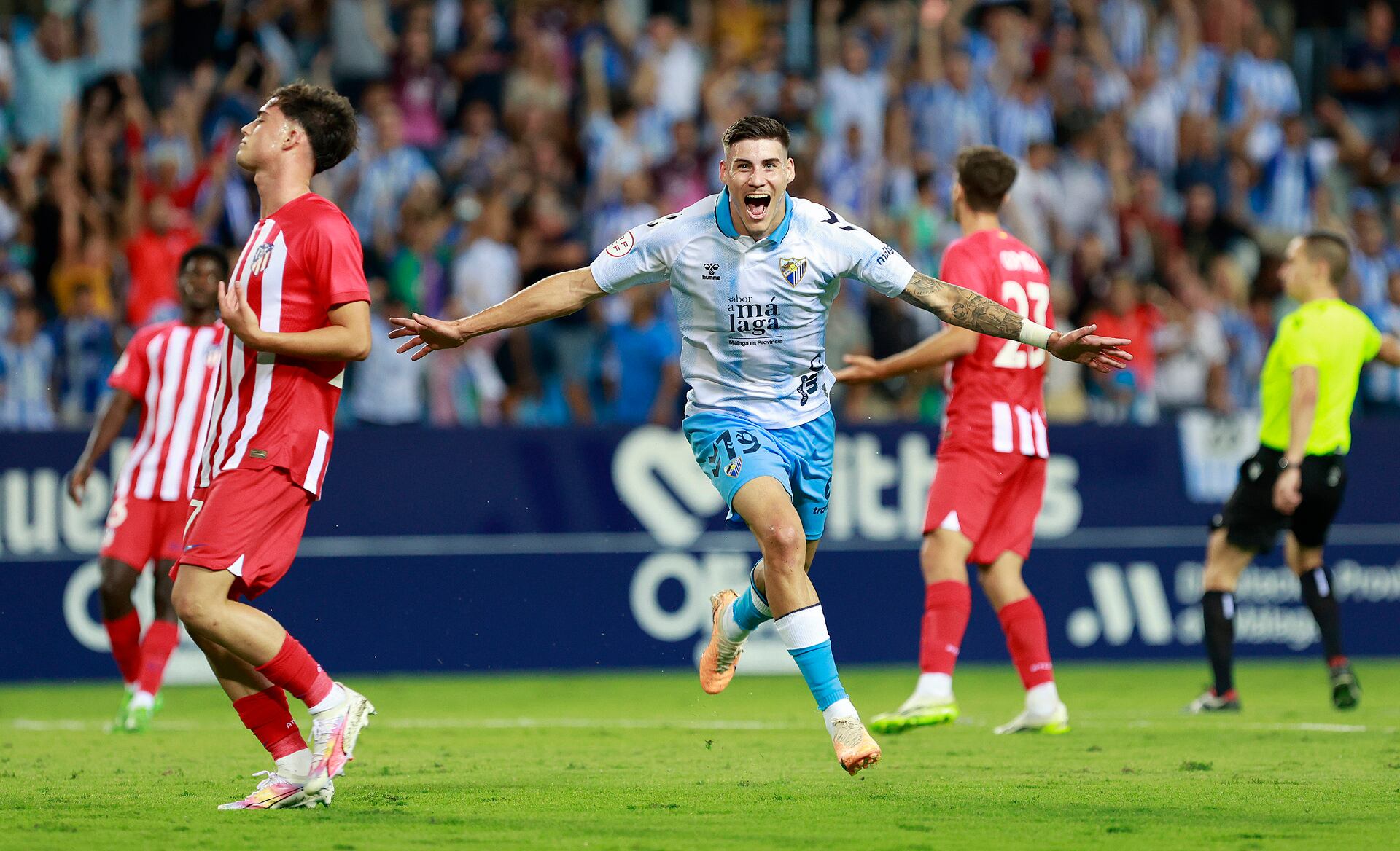 Roberto celebrando su gol contra el Atlético de Madrid 'B'