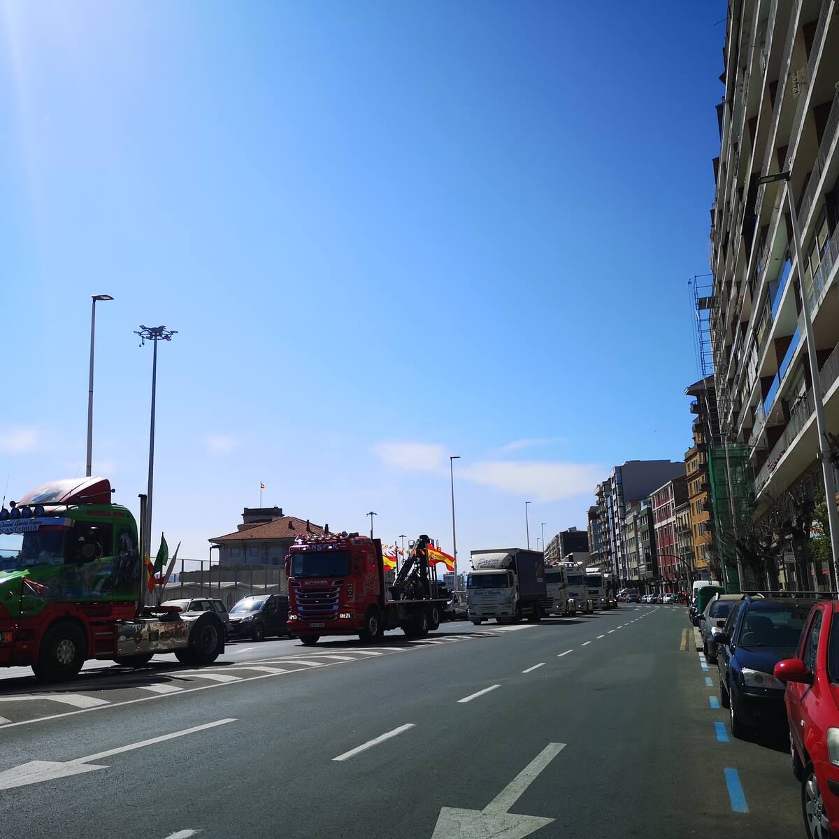 Los transportistas de Cantabria continuarán parados al no considerar las subvenciones acordadas suficientes