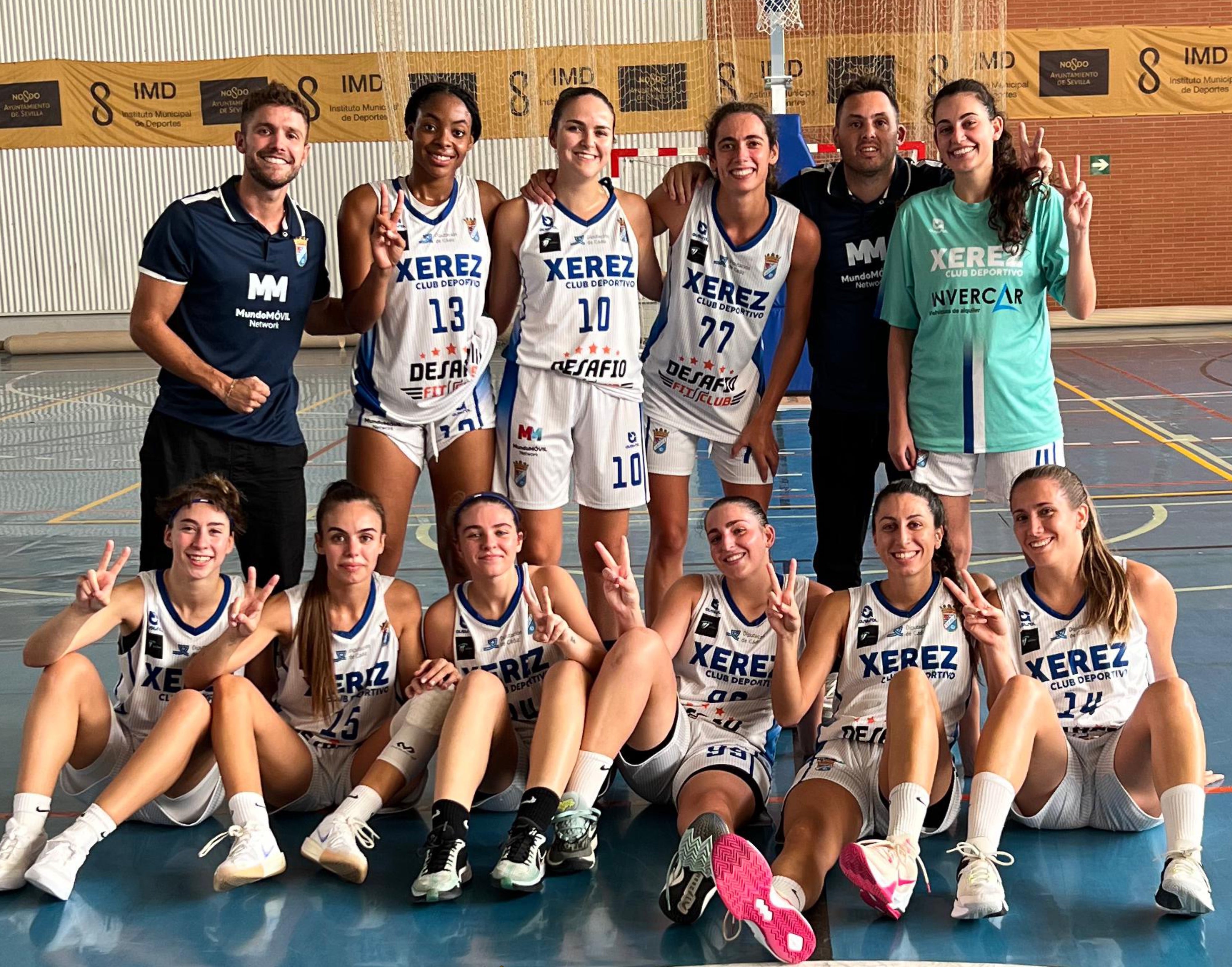 Jugadoras y técnicos del Xerez CD de Baloncesto