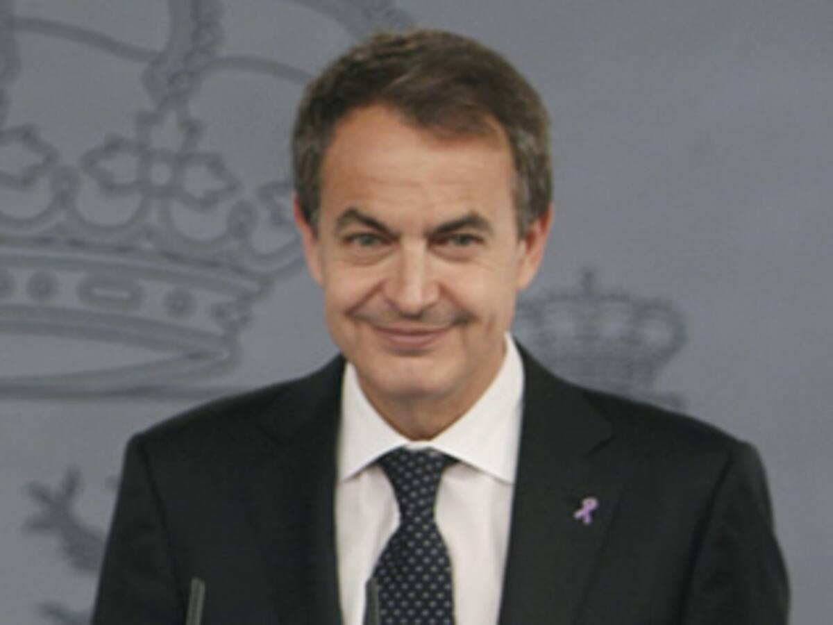 Zapatero recomienda a Rajoy que hable con Dios y aclare su política energética