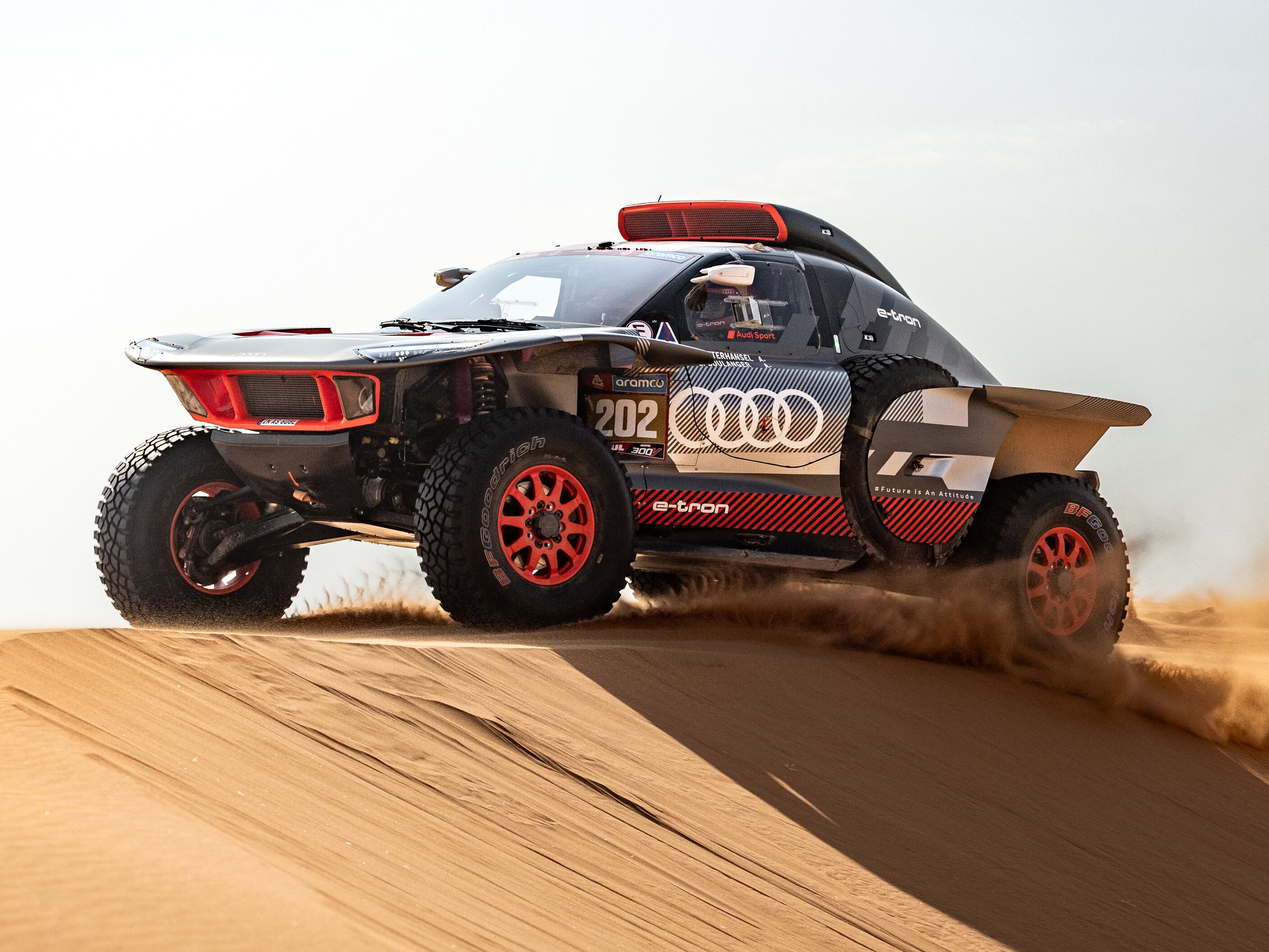 El Audi de Peterhansel, durante la segunda etapa del Dakar 2024