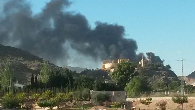 El humo denso se podía observar desde diferentes partes de la comarca