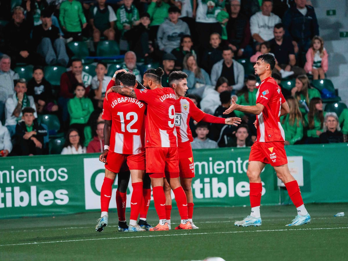Elche 1-2 Almería: Cuidado, que viene el lobo