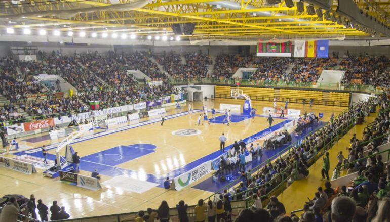 Aficionados en el último partido de liga en el Pazo Paco Paz, siendo la mejor entrada de la temporada