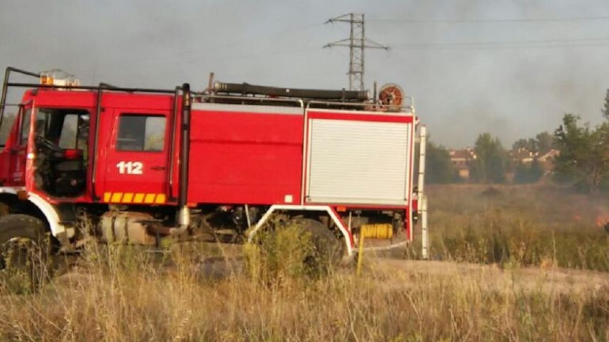 Un incendio quema en Aranda más de una hectárea de terreno agrícola en las horas más tórridas de este miércoles