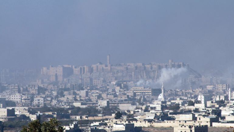 Explosiones cerca de la ciudadela de Alepo en los barrios orientales de Alepo (Siria) 