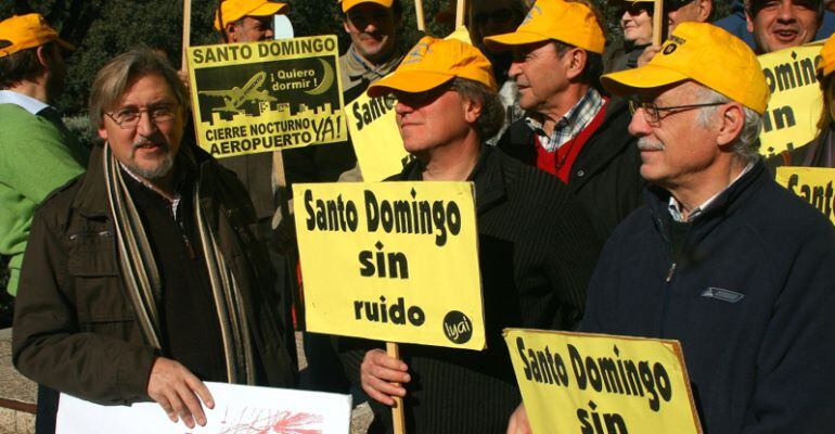 Manifestación de los vecinos de Ciudad Santo Domingo de Algete contra el ruido de Barajas