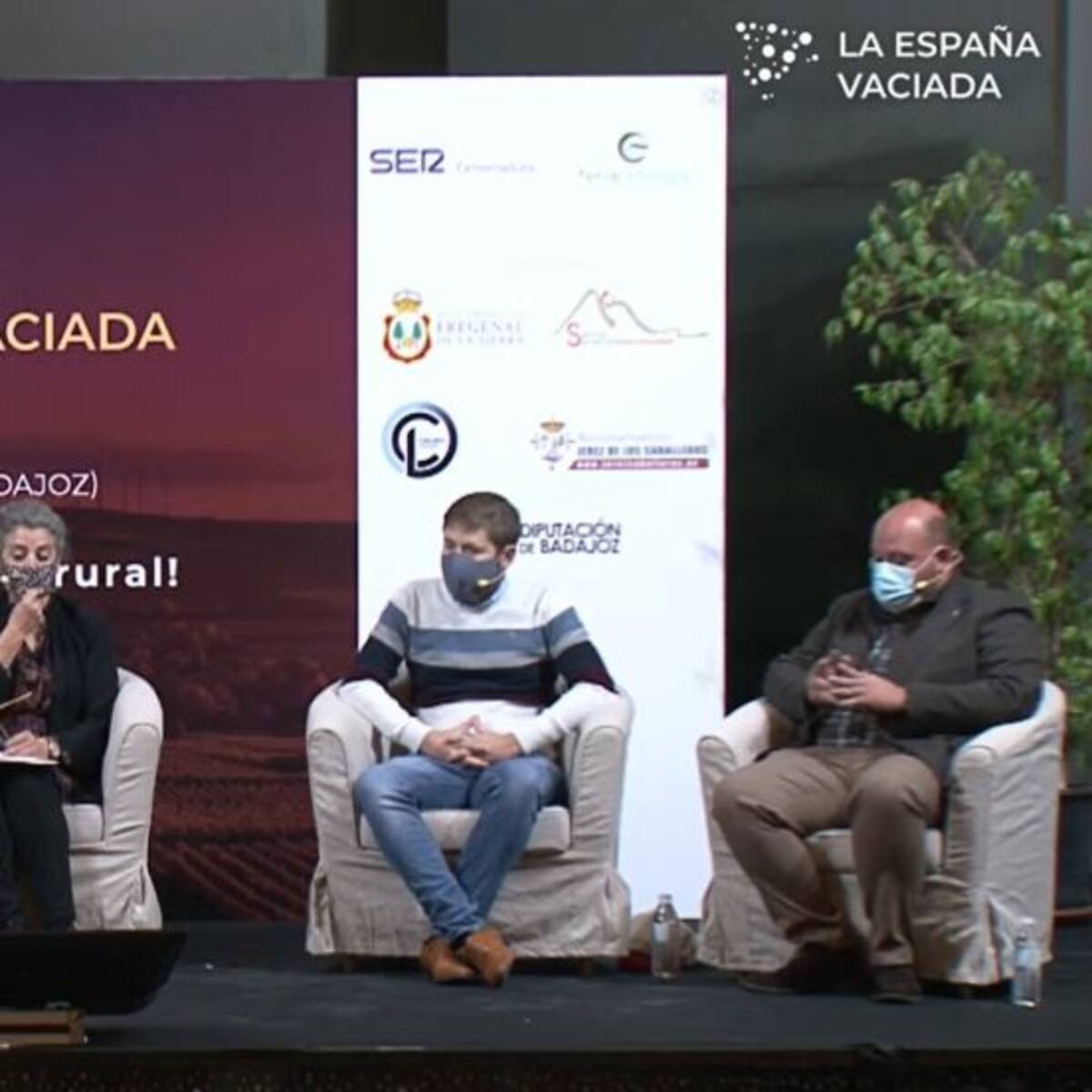 Los alcaldes al habla sobre el reto del mundo rural