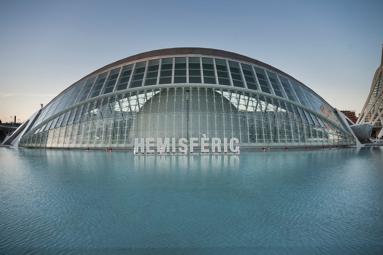 El Hemisfèric de la Ciudad de las Artes y las Ciencias de València cumple 24 años.