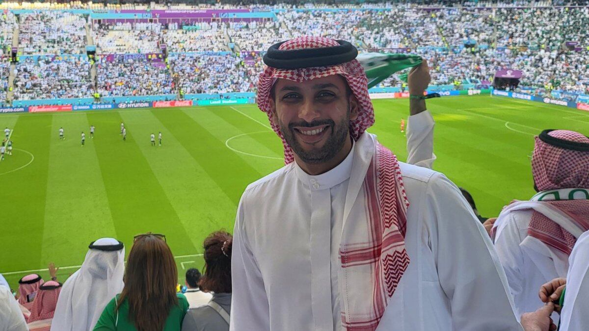 El nuevo presidente del Almería es un fanático del fútbol y quiere lograr el ascenso a Primera División