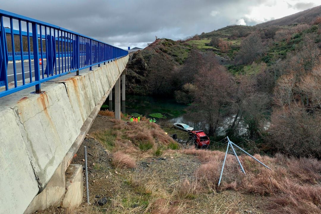 Intervención de los servicios de emergencia en el accidente