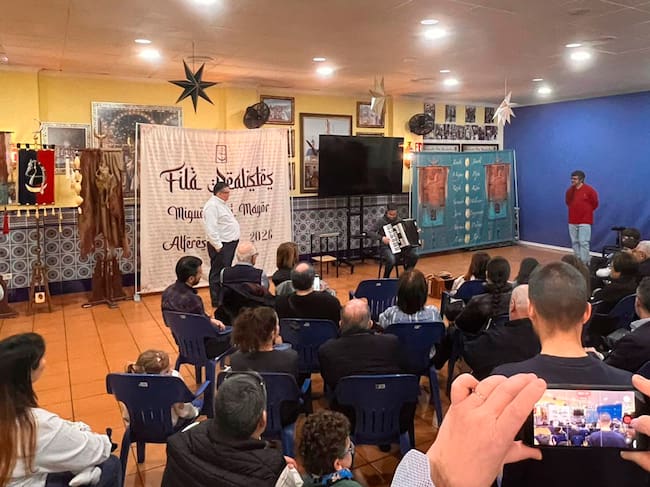 Un instant de la part del matí que va tindre lloc a la seu de la filà amb la música com a protagonista