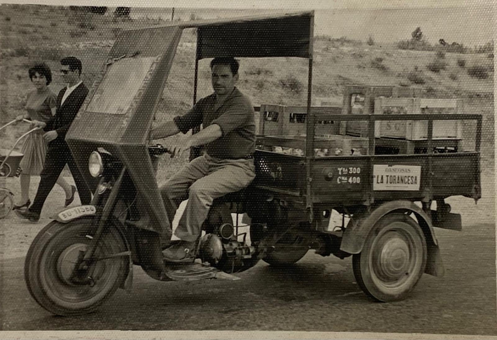 El primer motocarro de La Torancesa en Aranda