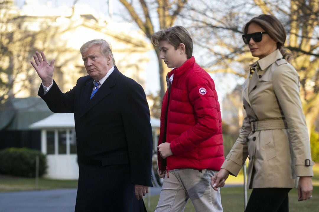 Donald Trump a su llegada a la Casa Blanca el pasado 10 de marzo junto a la primera dama, Melania Trump, y su hijo Barron Trump