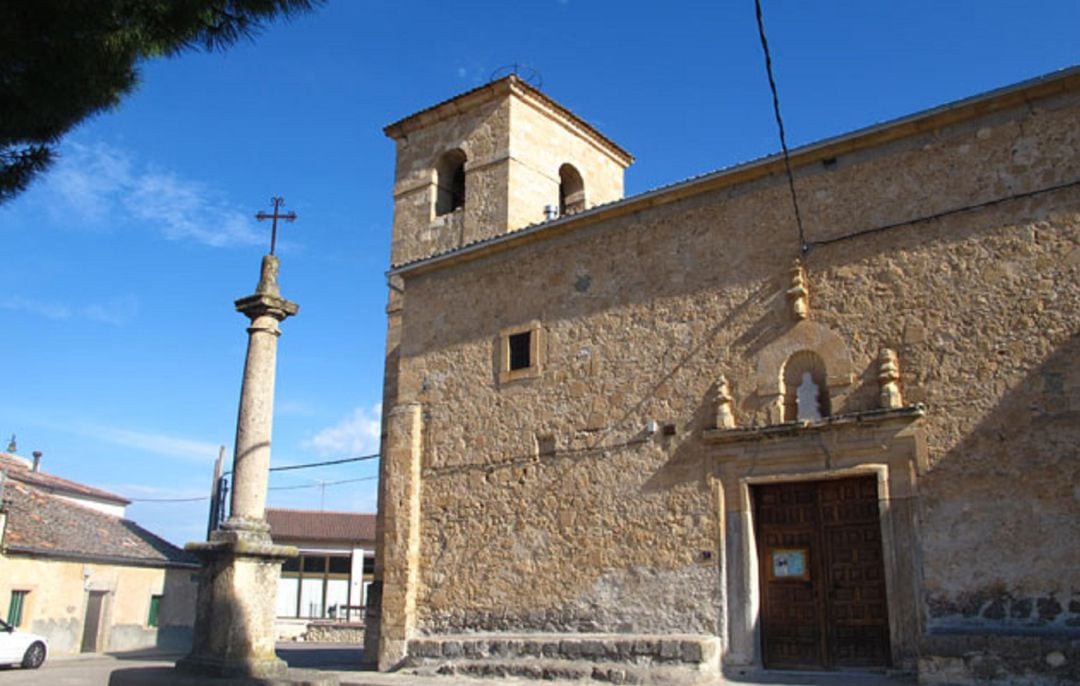 VIsta de la iglesia de Carrascal del Río