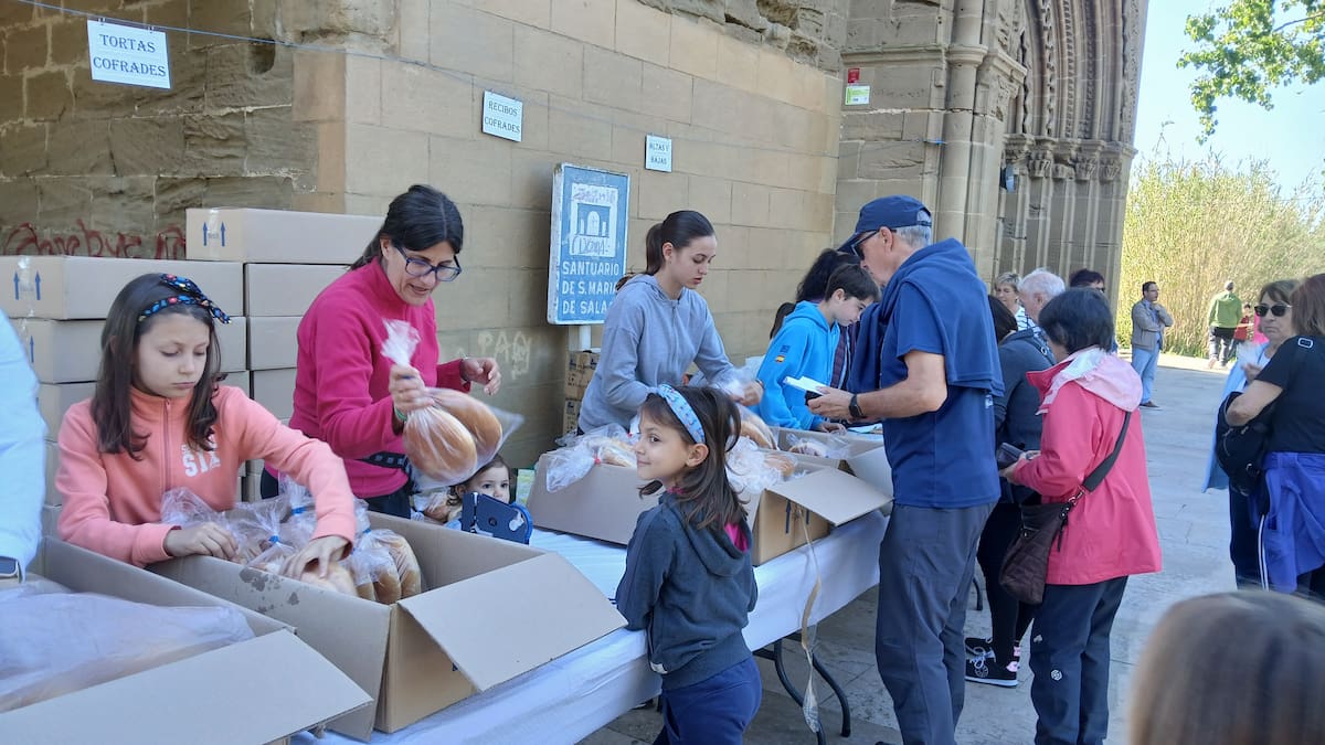Loren Lairla, priora de la cofradía de Nuestra Señora de Salas