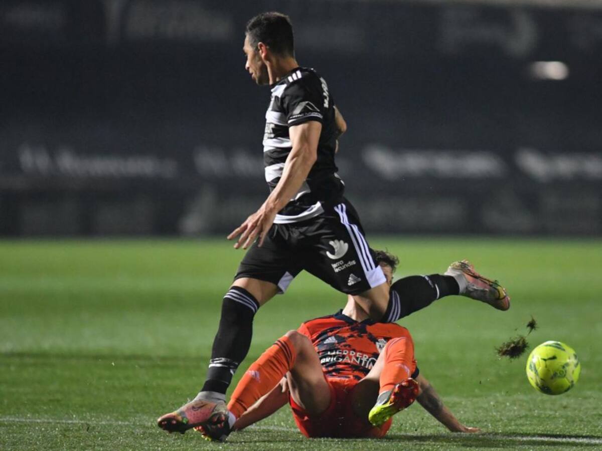 El VAR se vuelve a cruzar en el camino del Efesé