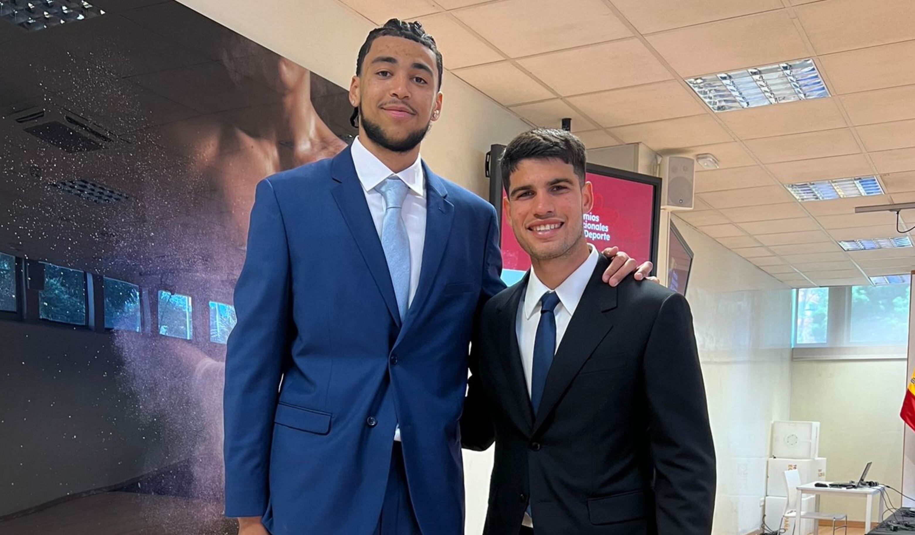 Izan Almansa y Carlos Alcaraz en la recepción de los Premios Nacionales del Deporte