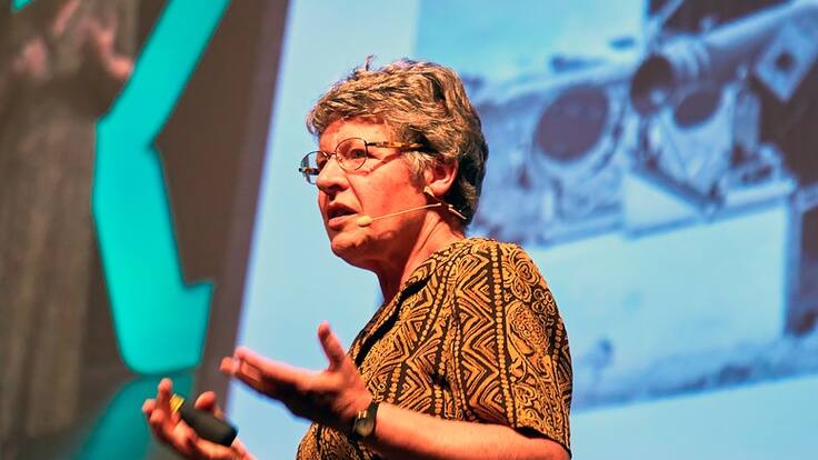 Jocelyn Bell Burnell, investida doctora honoris causa por la UPV/EHU