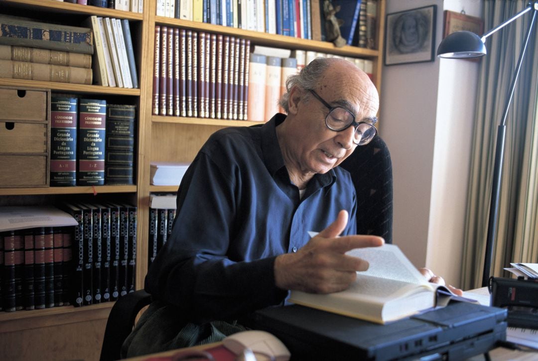 José Saramago en su estudio de Lanzarote