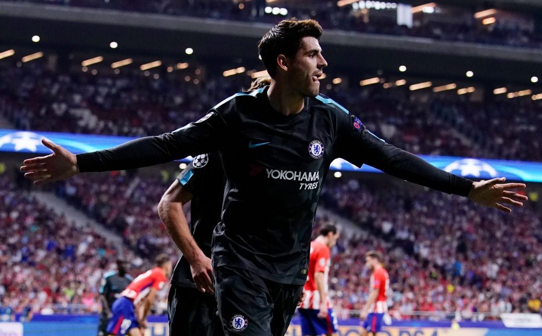 Álvaro Morata celebra un gol con el Chelsea en el Calderón.