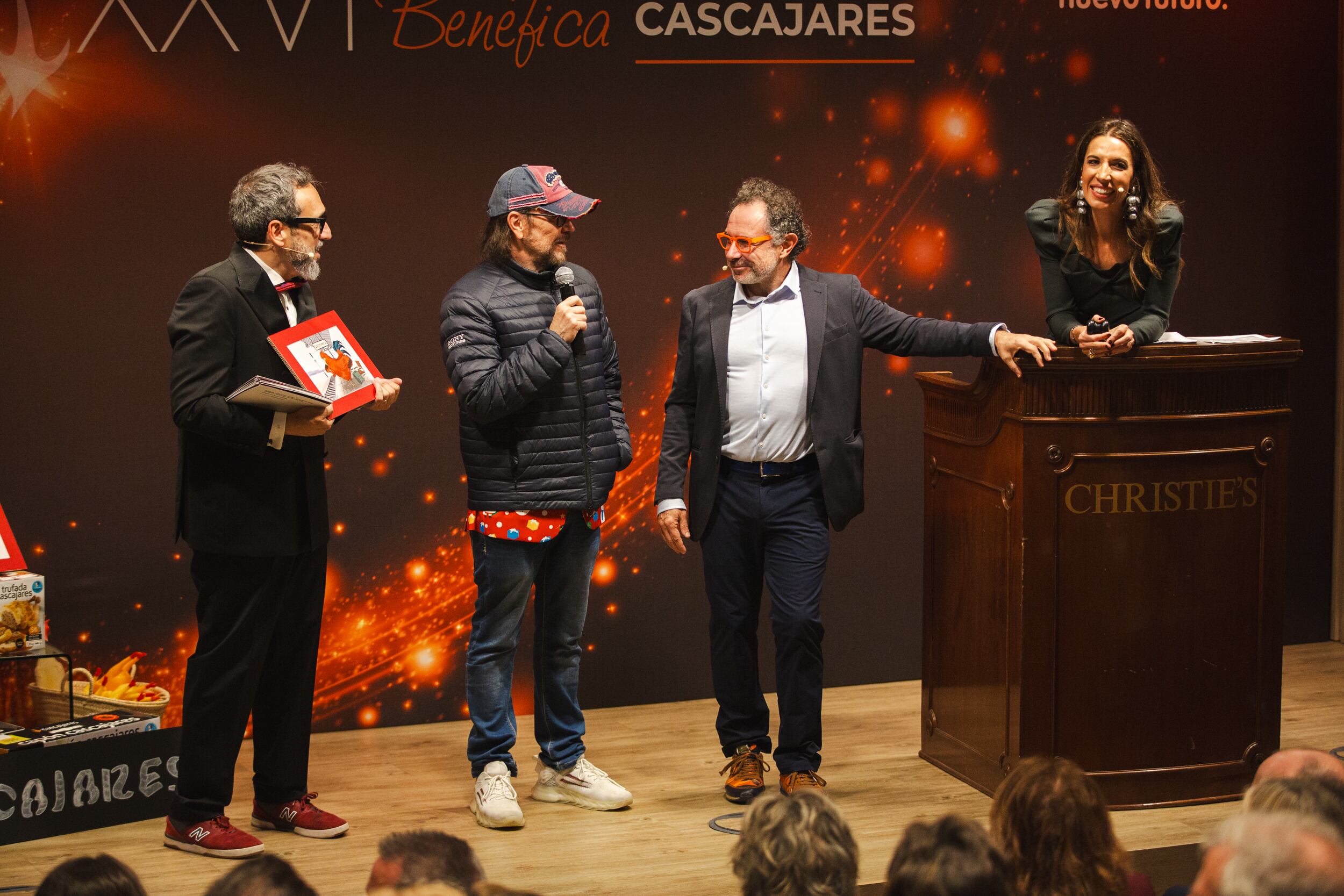 El tenor Zapata junto al mago Moré y Santiago Segura. A su lado Beatriz Ordovas
