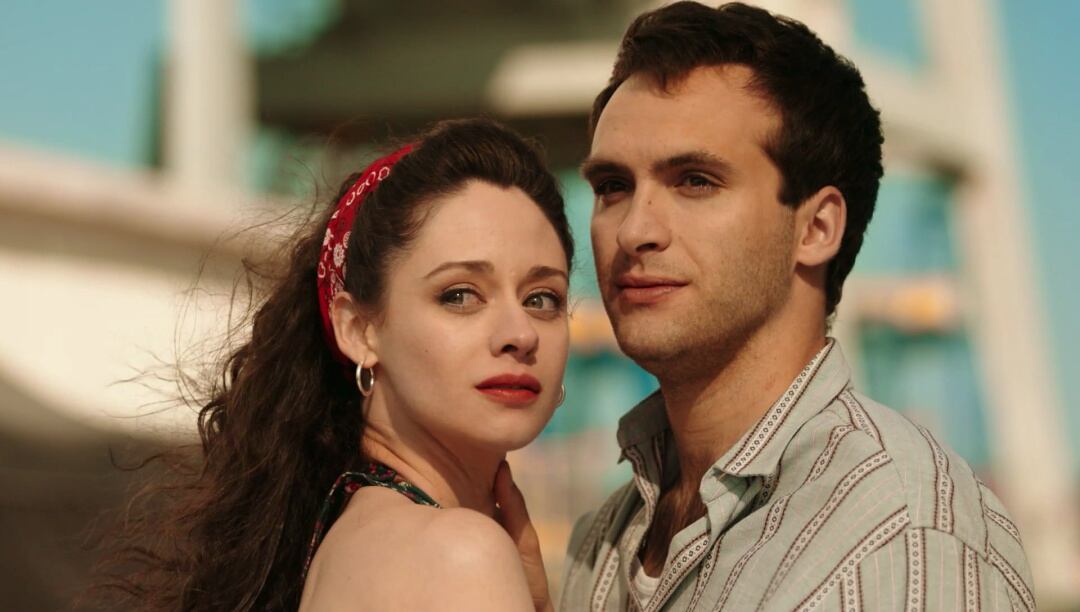 Elena Rivera (Karina) y Ricardo Gómez (Carlos) en &#039;Cuéntame&#039;