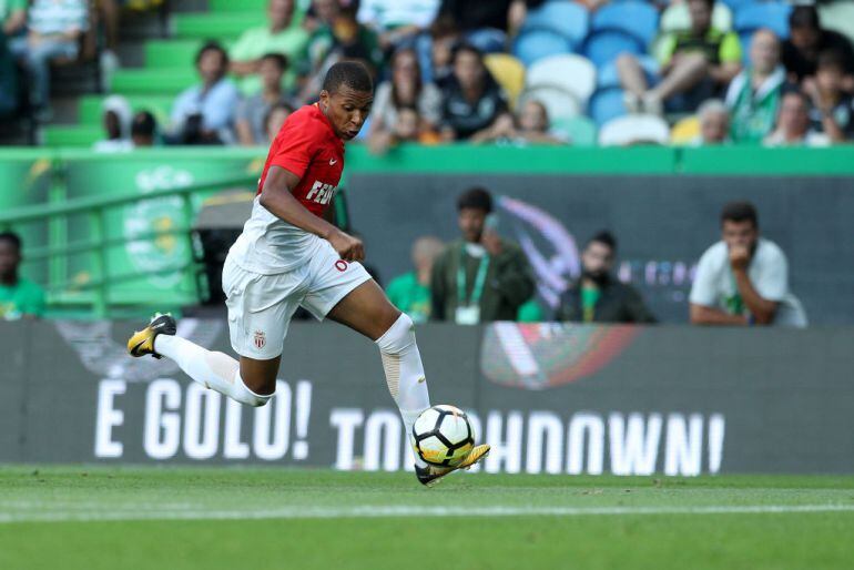 Kylian Mbappe durante un amistoso contra el Sporting CP en Lisboa, Portugal. 