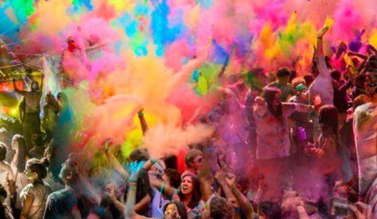 La fiesta de los colores es la primera de las ofertas festivas en Pinto