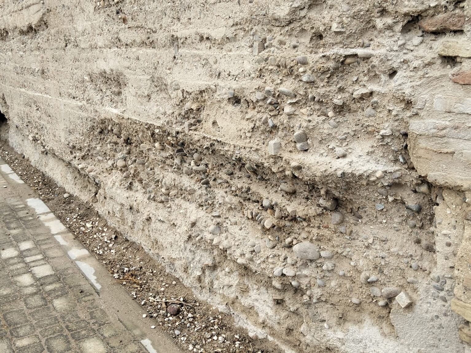 Muralla de Palma del Río tras su limpieza