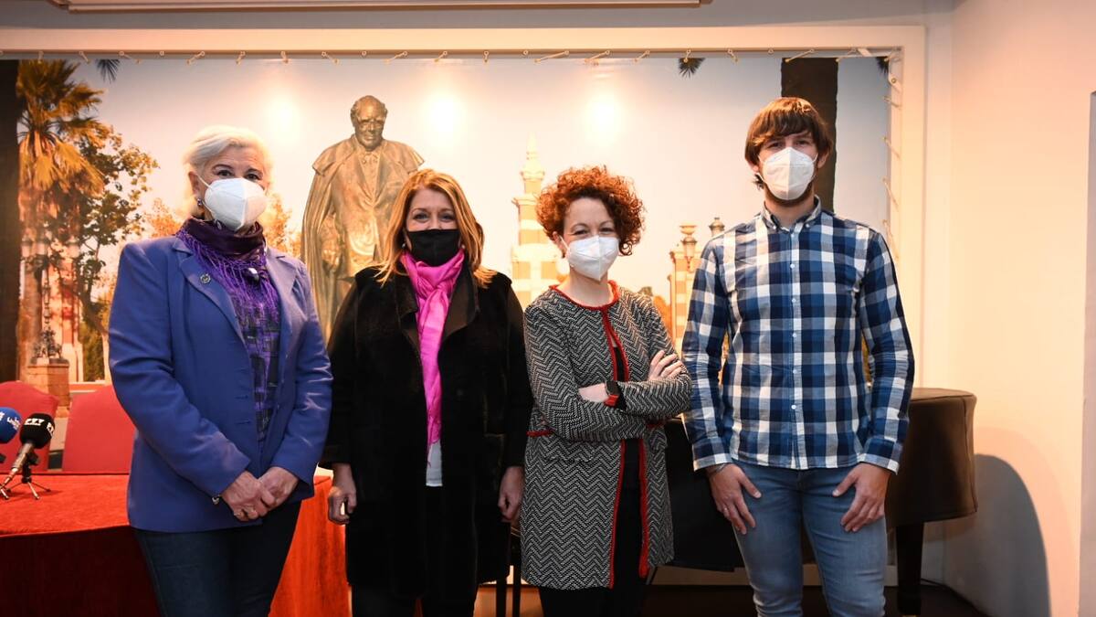 Lucía Marín, directora de orquesta, y Francisco Infantes, director de la AML 1875 de Linares. I Encuentro de dirección musical