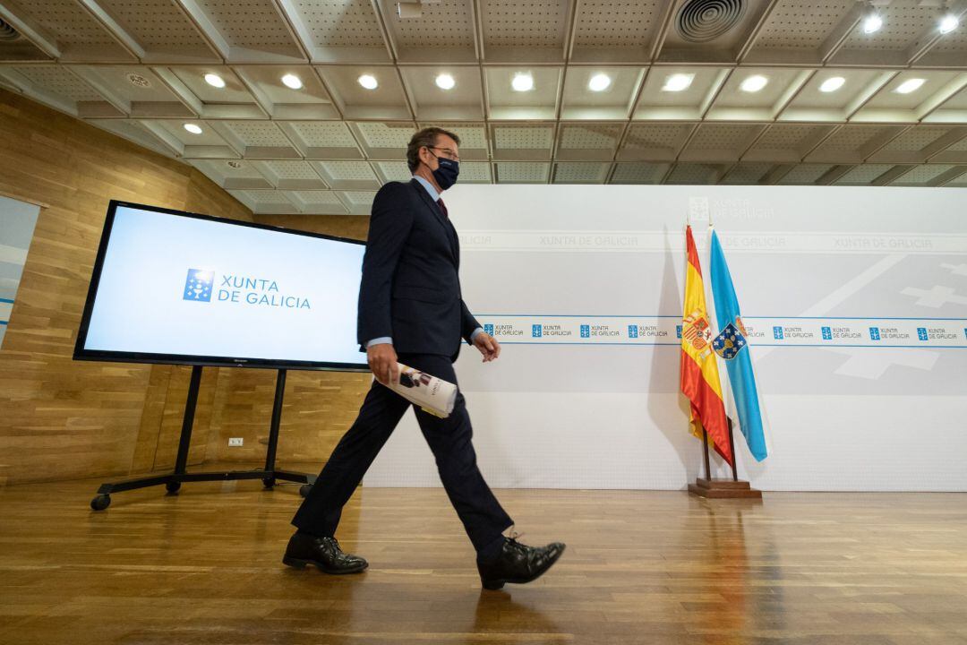 O titular do Goberno galego, Alberto Núñez Feijóo, durante a rolda de prensa posterior á reunión semanal do Consello da Xunta. San Caetano, Santiago de Compostela,